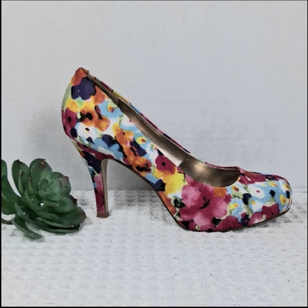 Madden Girl Getta Wide Floral Print Pump Multi Color Fabric Size 6.5W